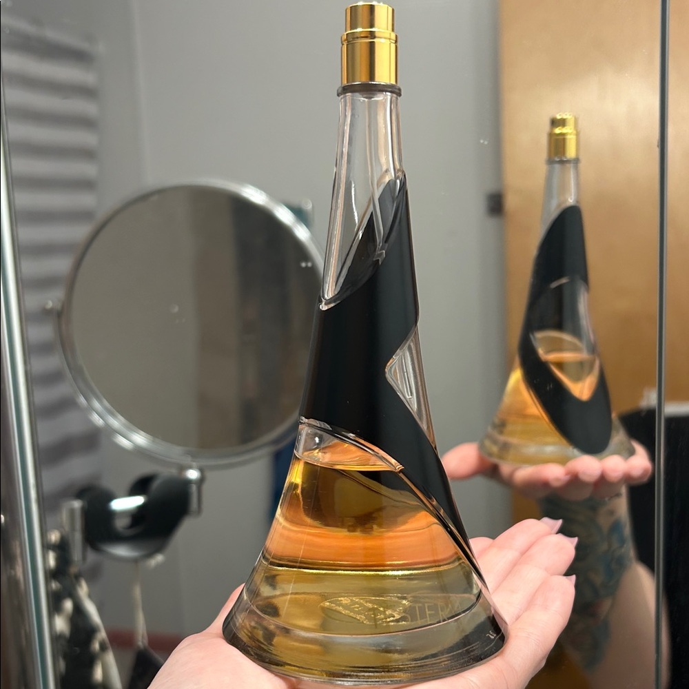 Reb’l Fleur by Rihanna